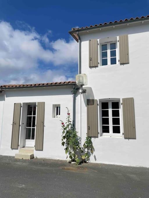 Maison De Vacances La Flotte 00491Ui Luaran gambar
