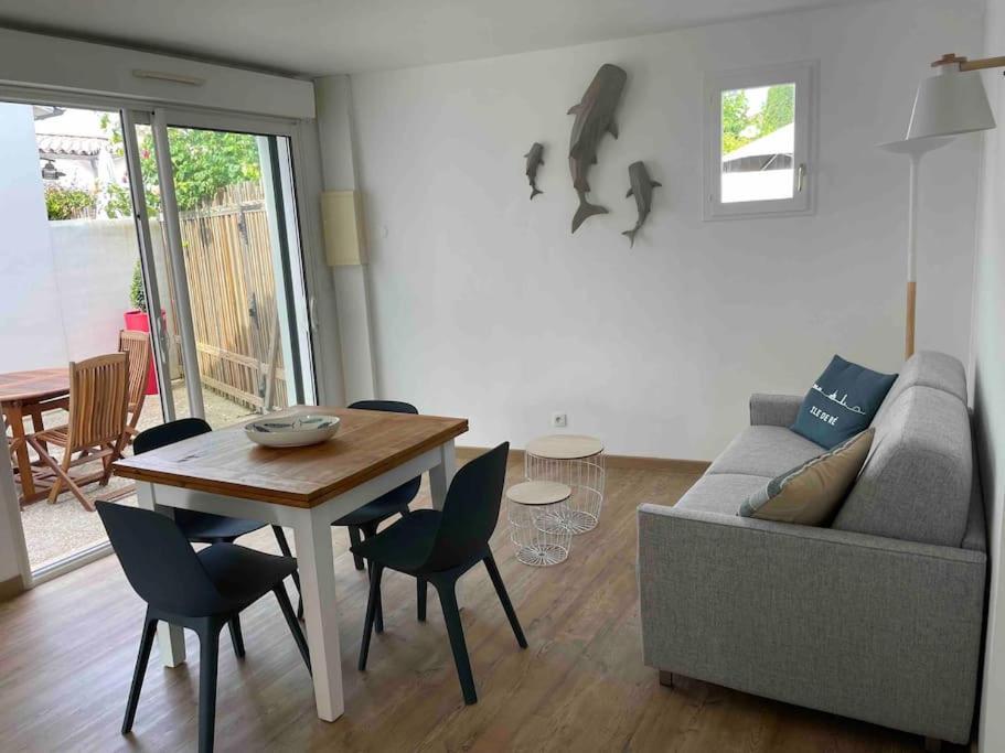 Maison De Vacances La Flotte 00491Ui Luaran gambar